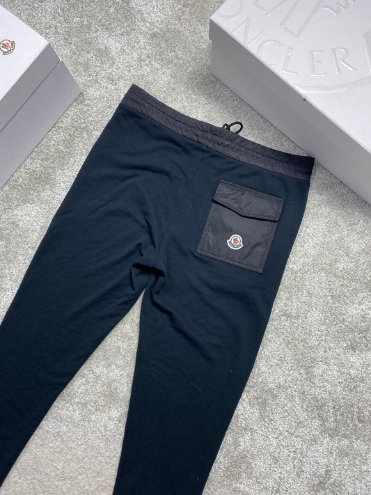 “Born to protect” Joggers Size L (W34)