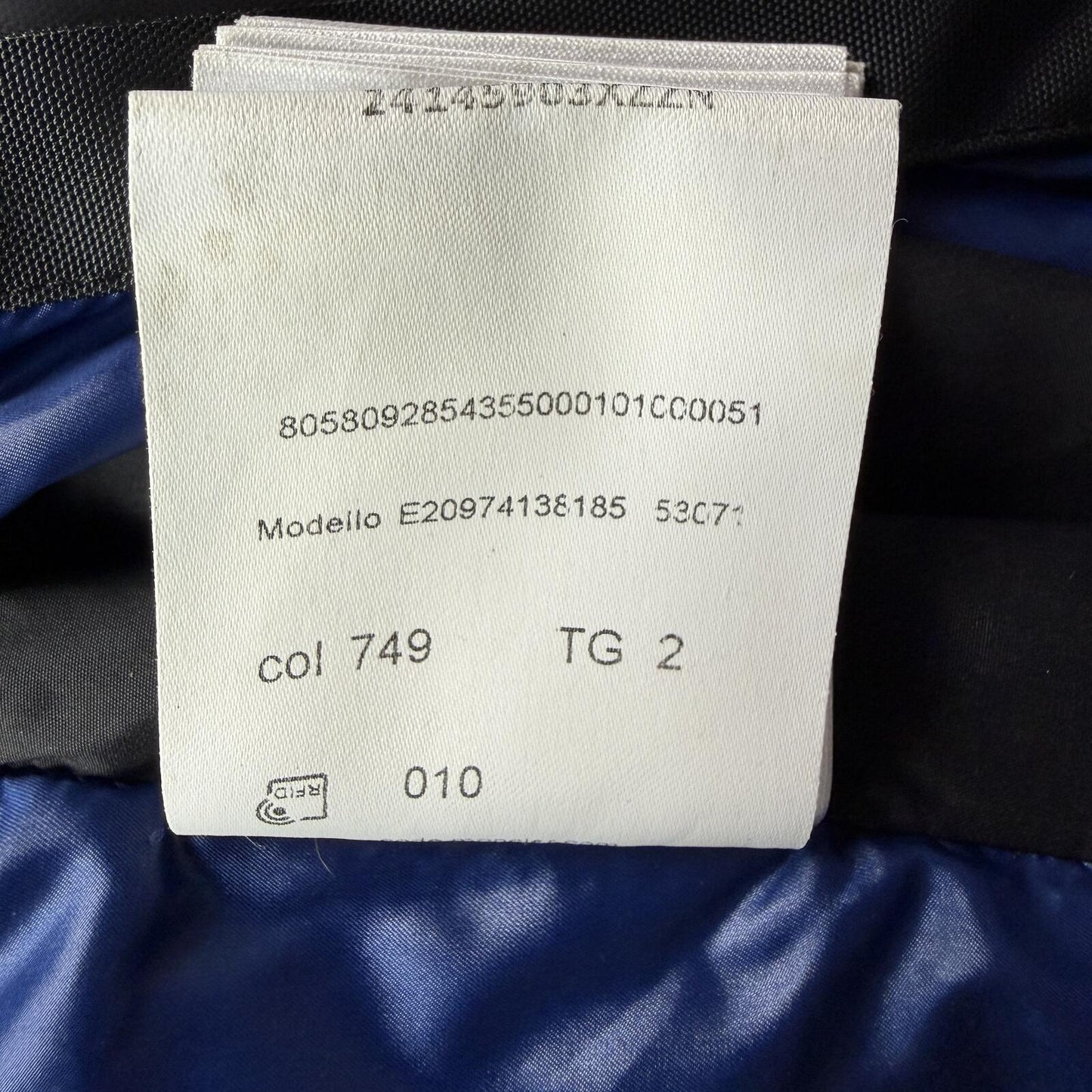 Moncler Mouthe Size 2 Small