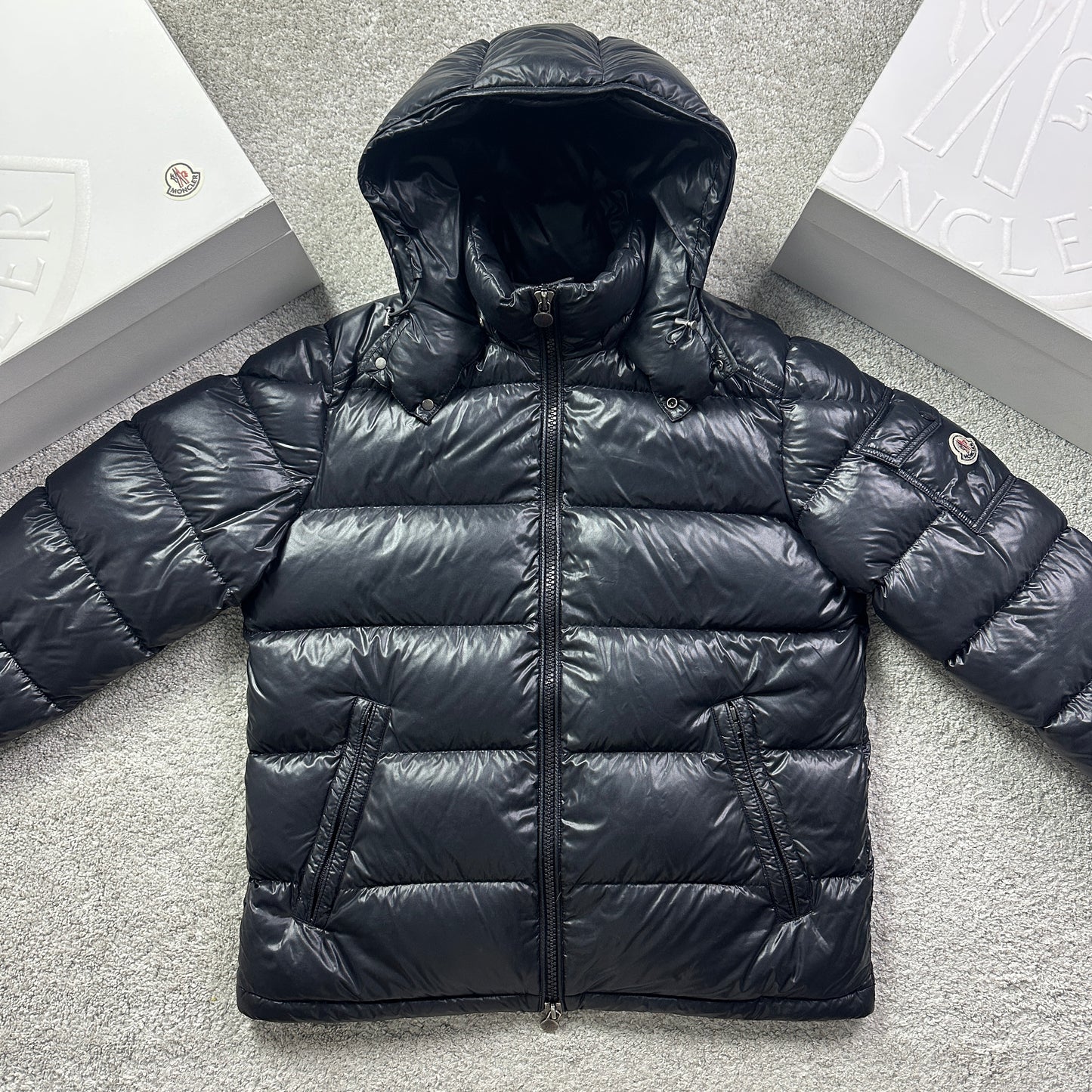 Maya black size 4