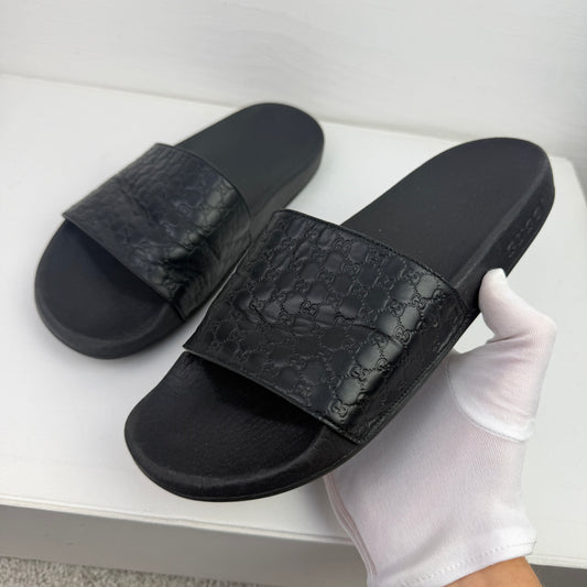 Gucci Monogram Slides UK 6 (EU 40)