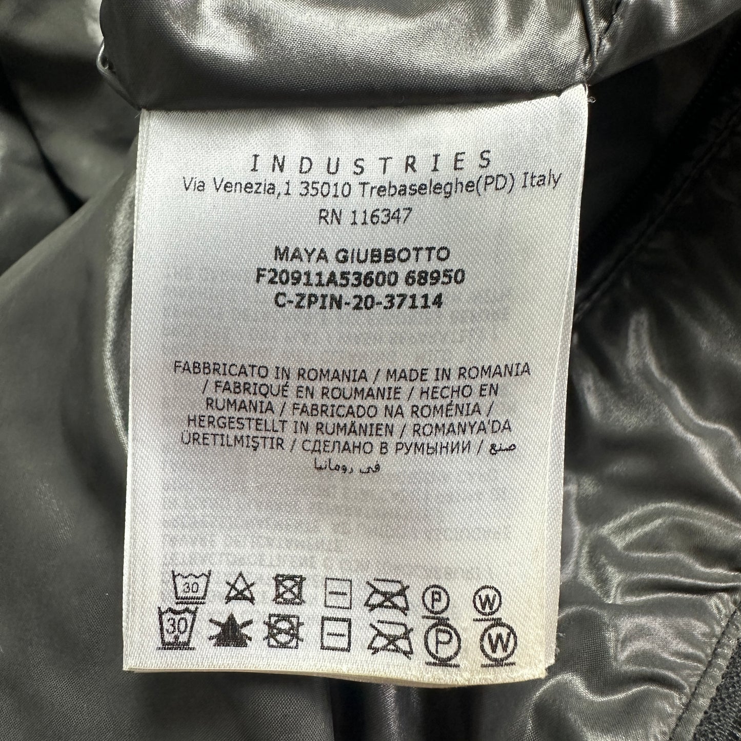 Maya black size 4