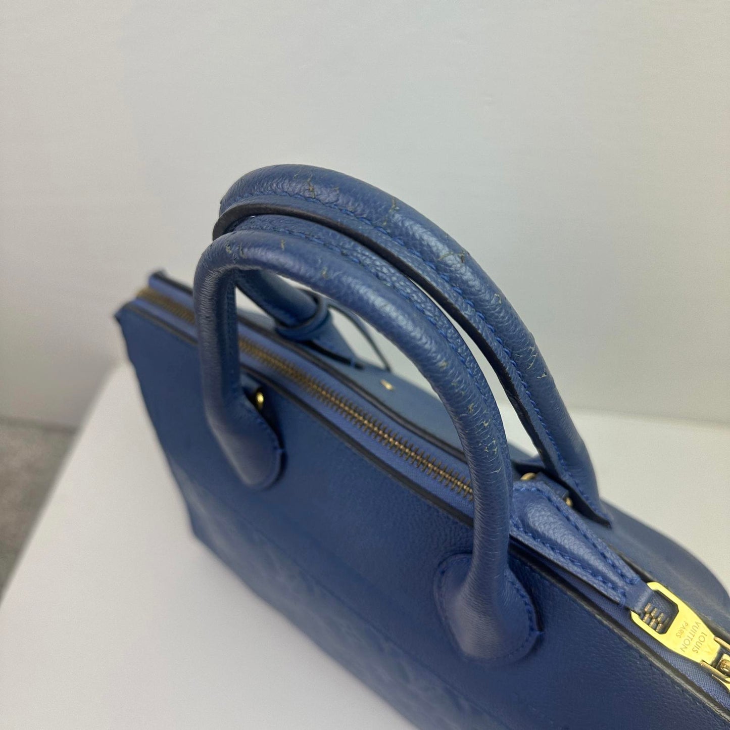 Louis Vuitton Pont Neuf MM Hand Bag
