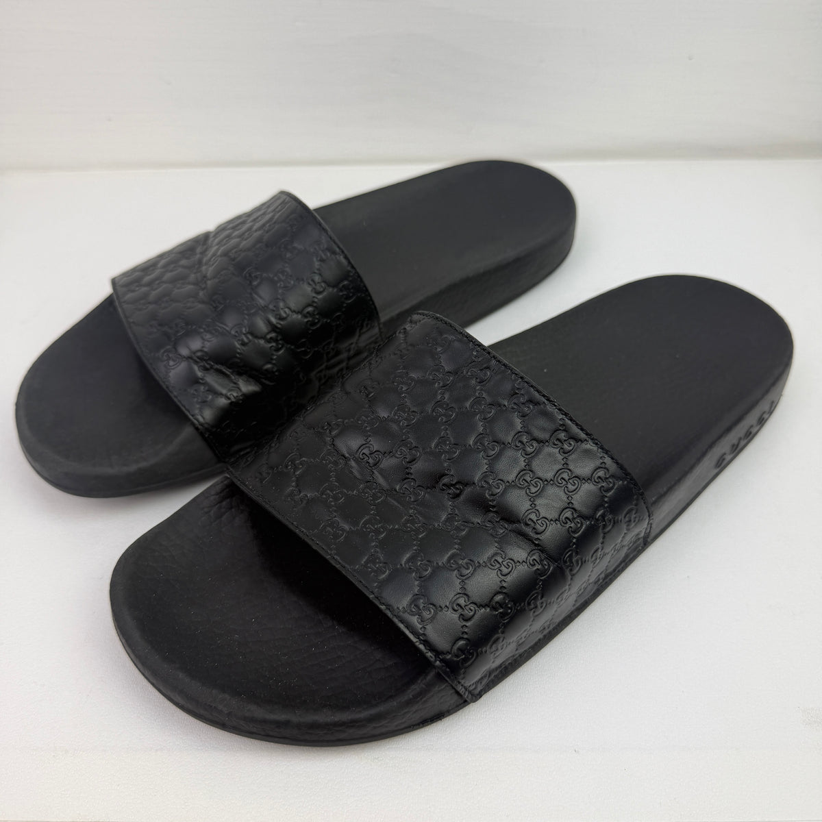 Gucci Monogram Slides UK 6 (EU 40)