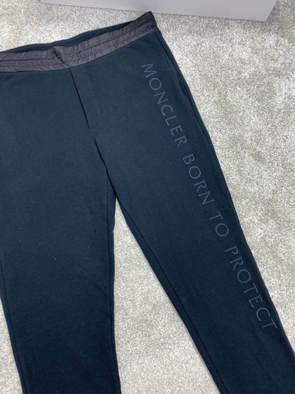 “Born to protect” Joggers Size L (W34)