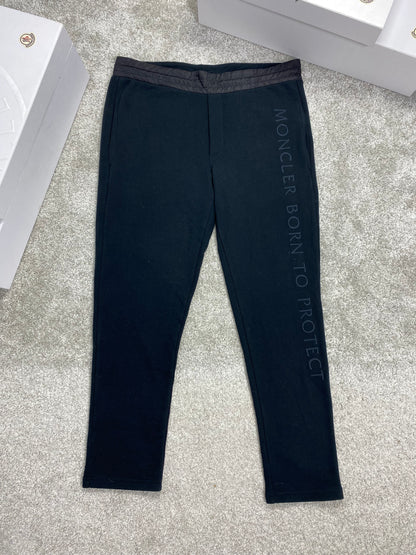 “Born to protect” Joggers Size L (W34)