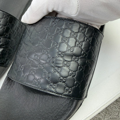 Gucci Monogram Slides UK 6 (EU 40)