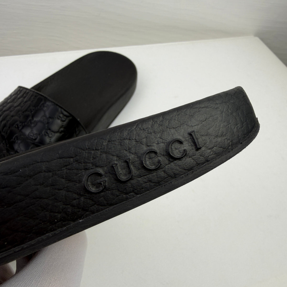 Gucci Monogram Slides UK 6 (EU 40)