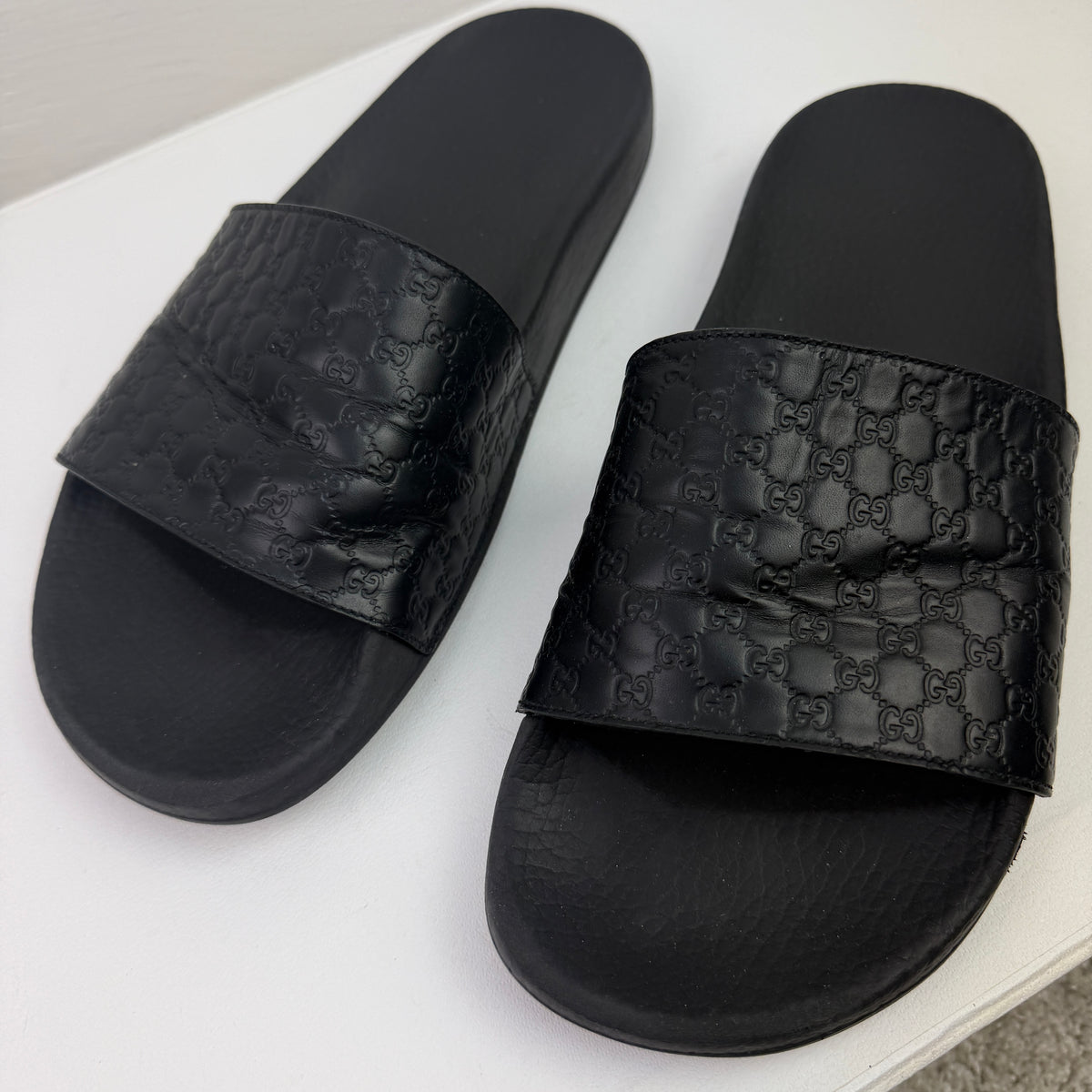 Gucci Monogram Slides UK 6 (EU 40)
