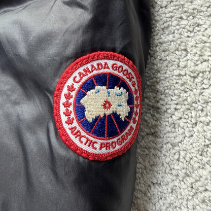 Canada Goose Lodge Size Medium