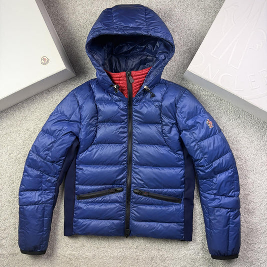 Moncler Mouthe Size 2 Small