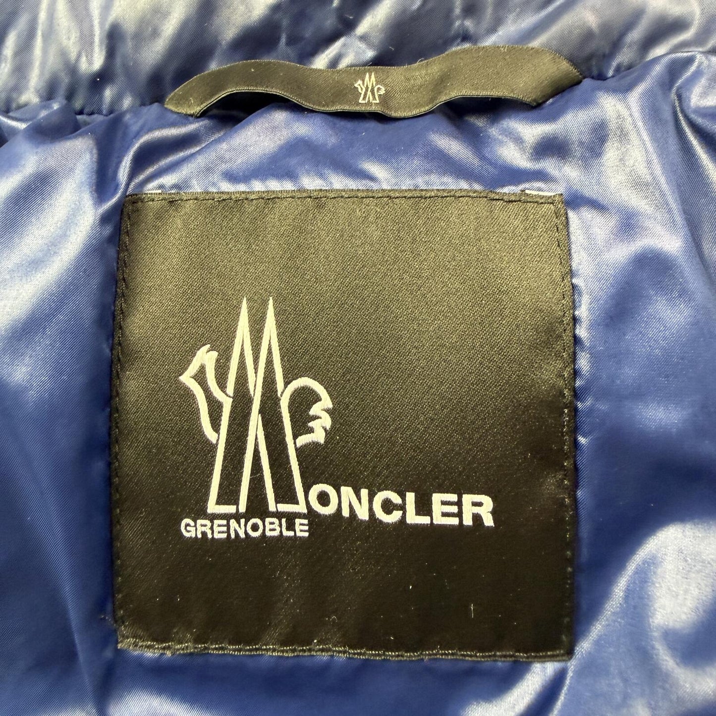 Moncler Mouthe Size 2 Small