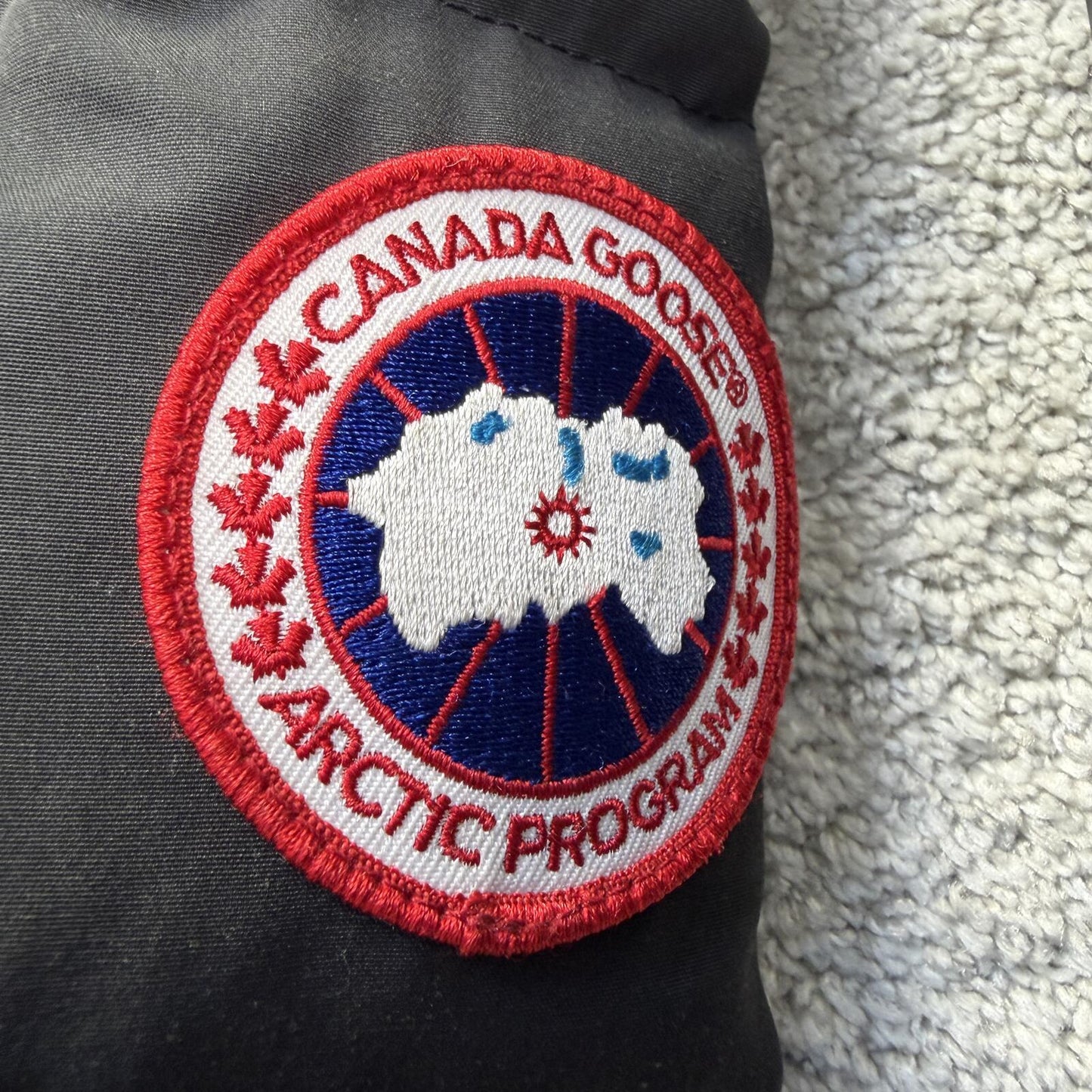 Canada Goose Wyndham Size XL Fusion Fits L