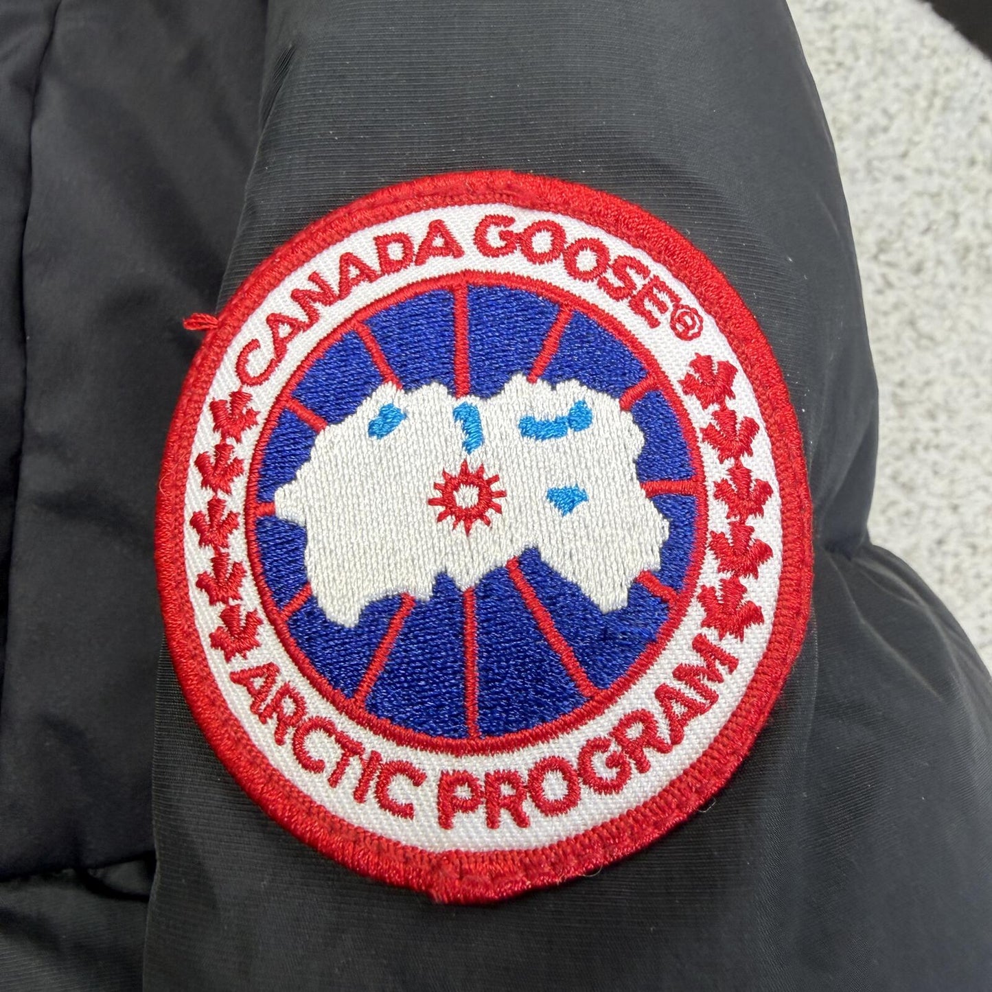 Canada Goose Hybridge Size XL