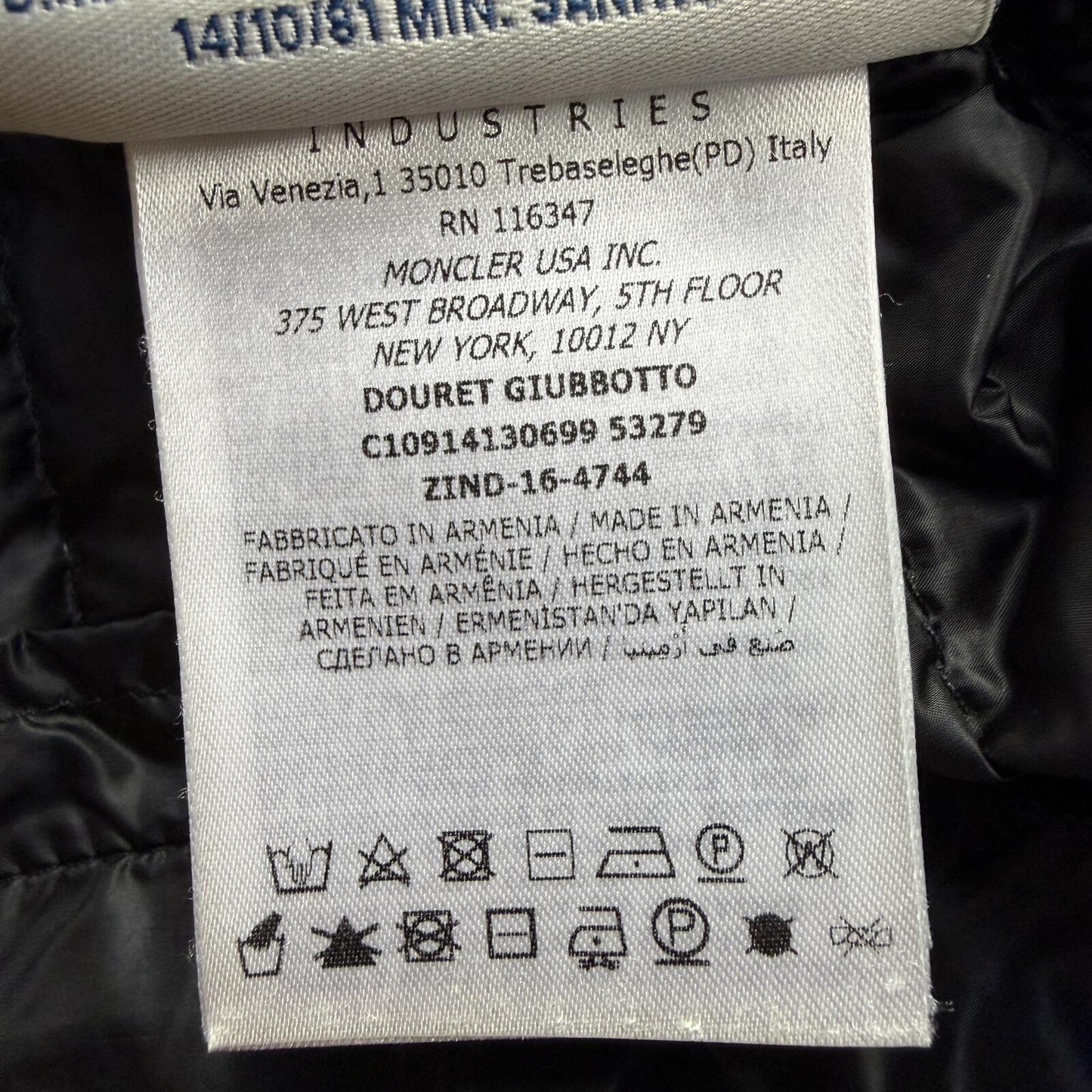 Moncler Douret Jacket Size 2 Small