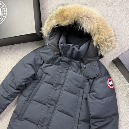 Canada Goose Wyndham Parka Size Small