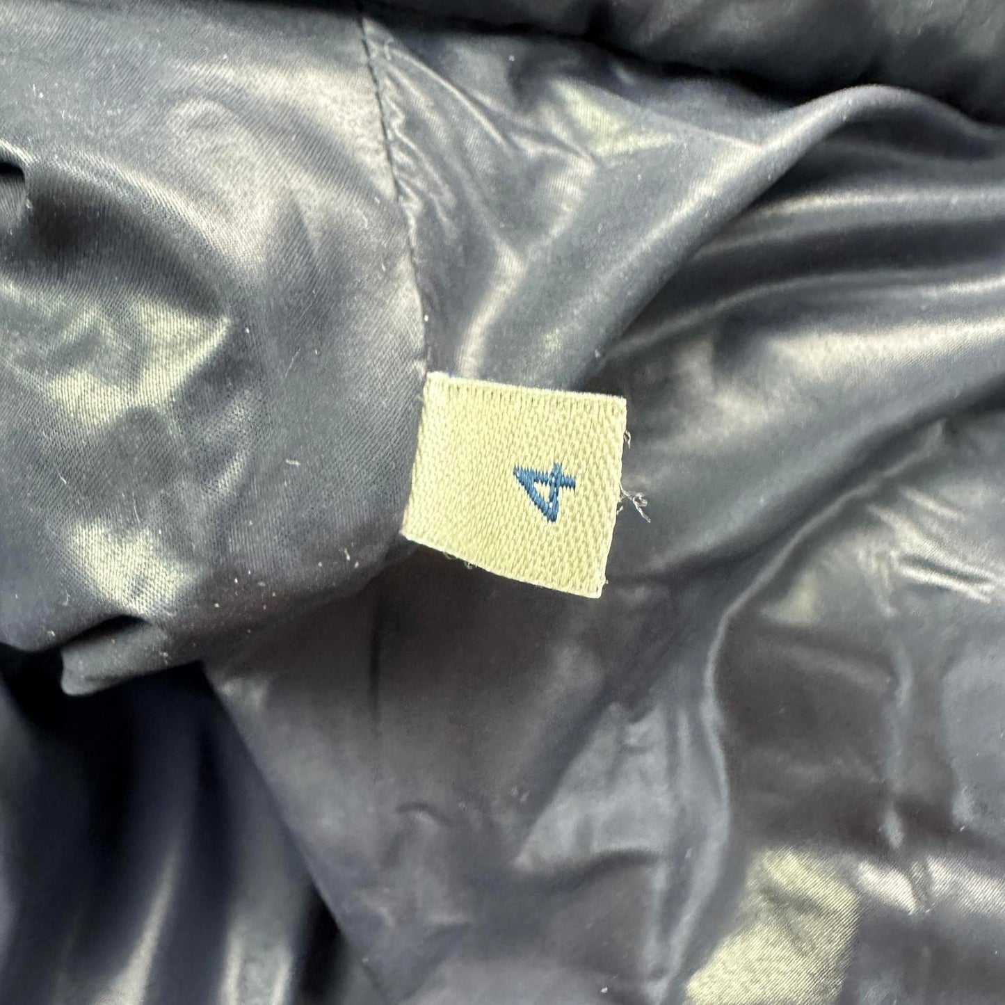 Moncler Mounier Size 4 Large