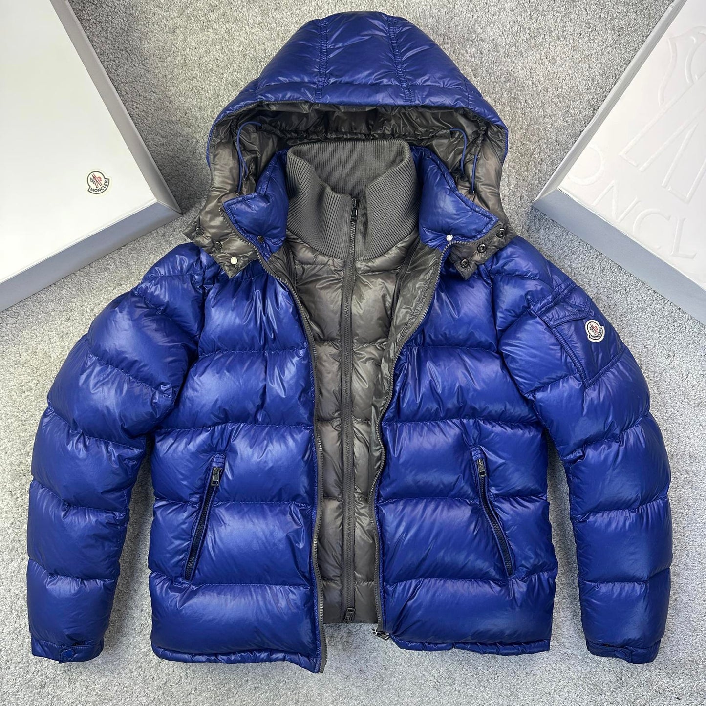 Moncler Zin Size 5 Fits M/L