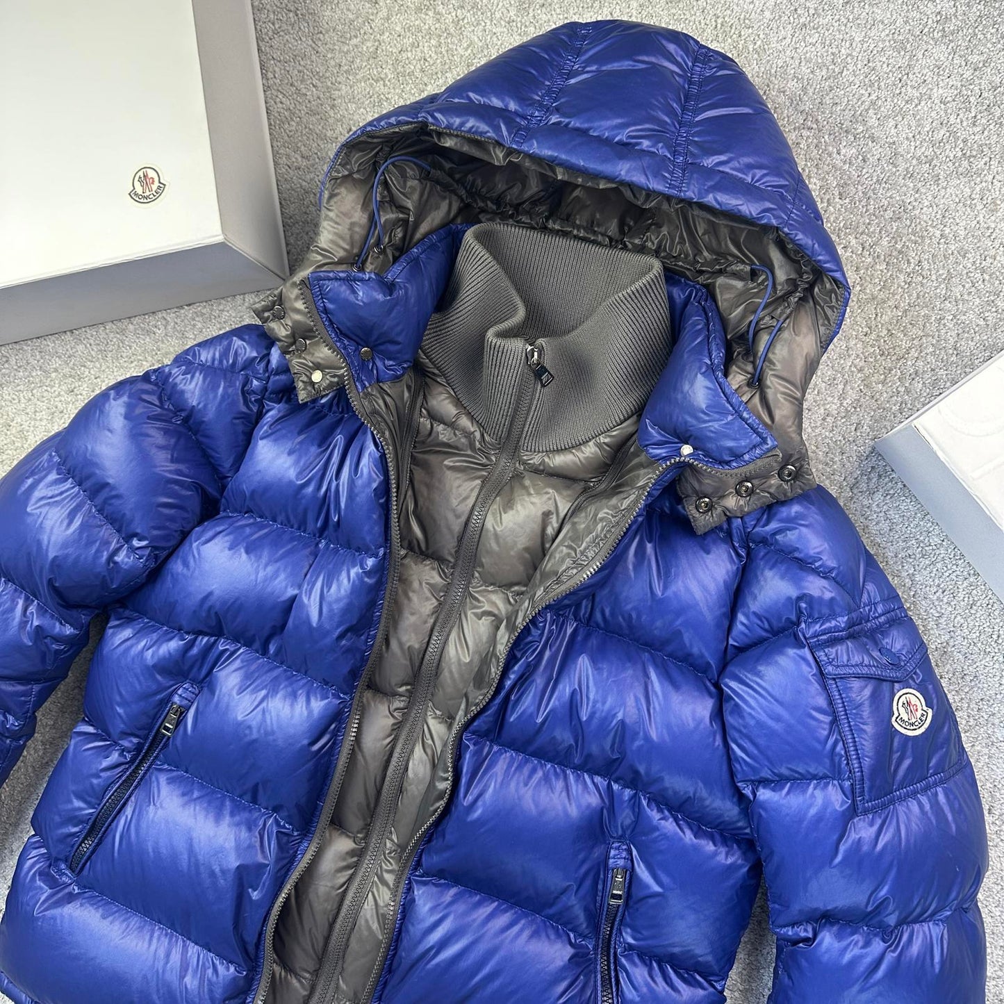Moncler Zin Size 5 Fits M/L