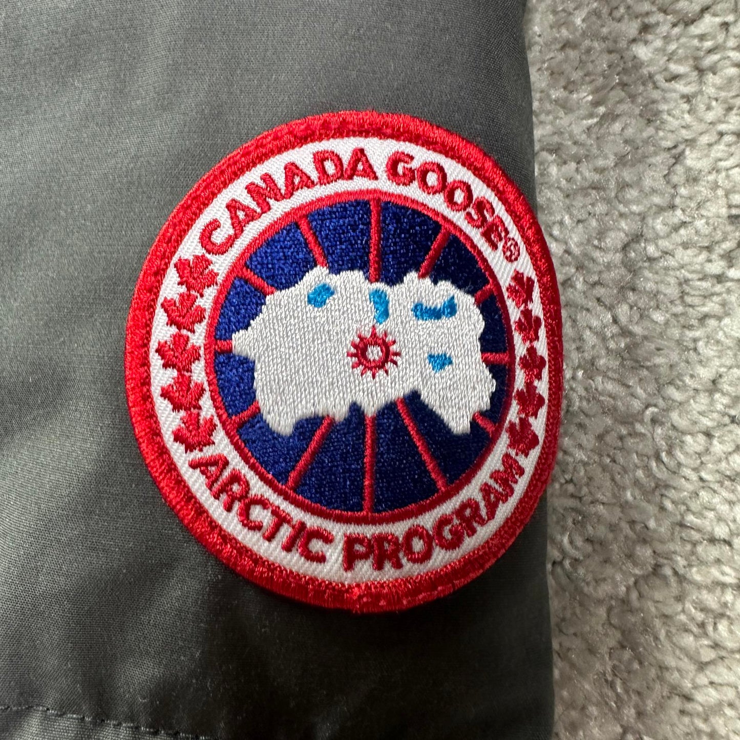 Canada Goose MacMillan Size S