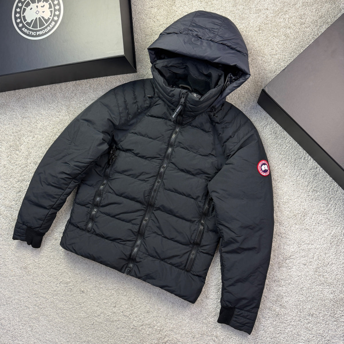 Canada Goose Men’s Hybridge Base Puffer Coat Black Size S