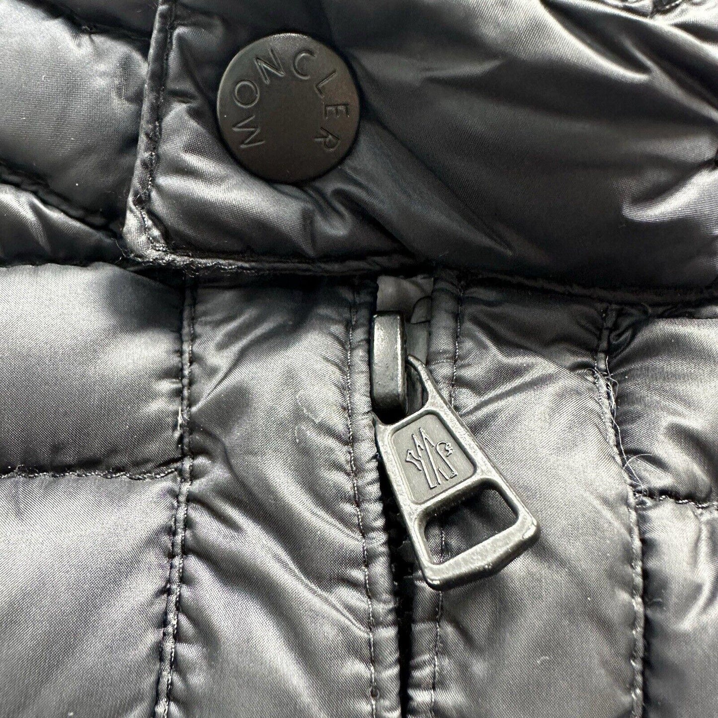 Moncler Roussilon Gilet Black - Size 2 (S)