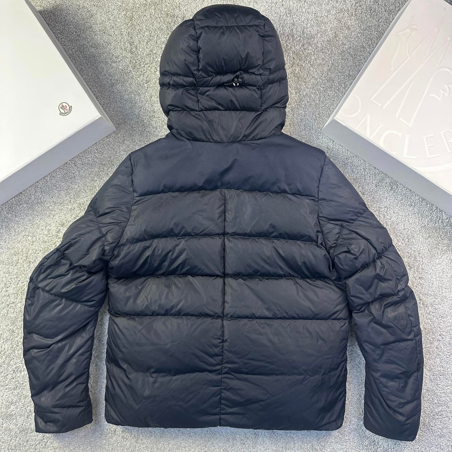 Moncler Rodenberg - Size 5 (XL)