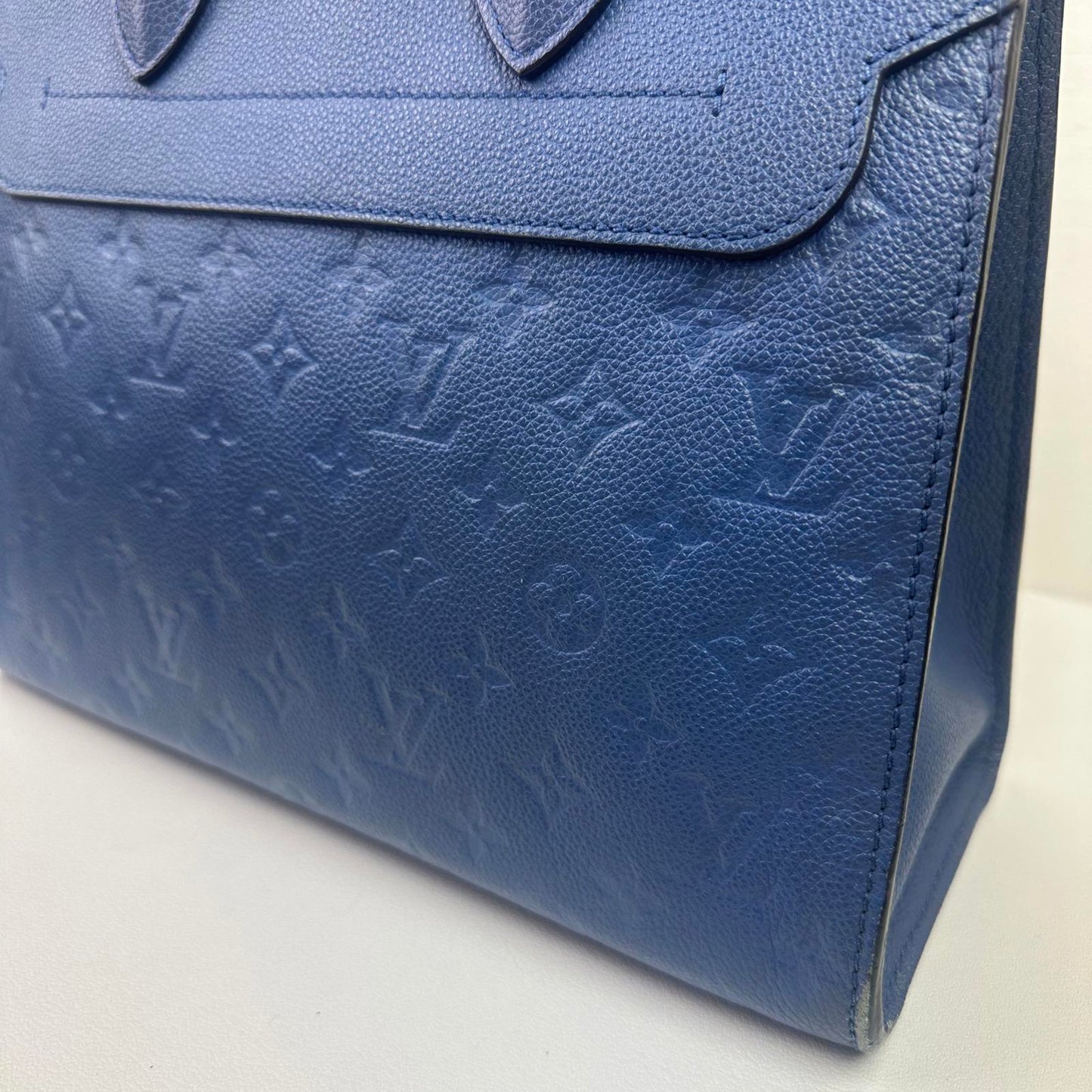 Louis Vuitton Pont Neuf MM Hand Bag